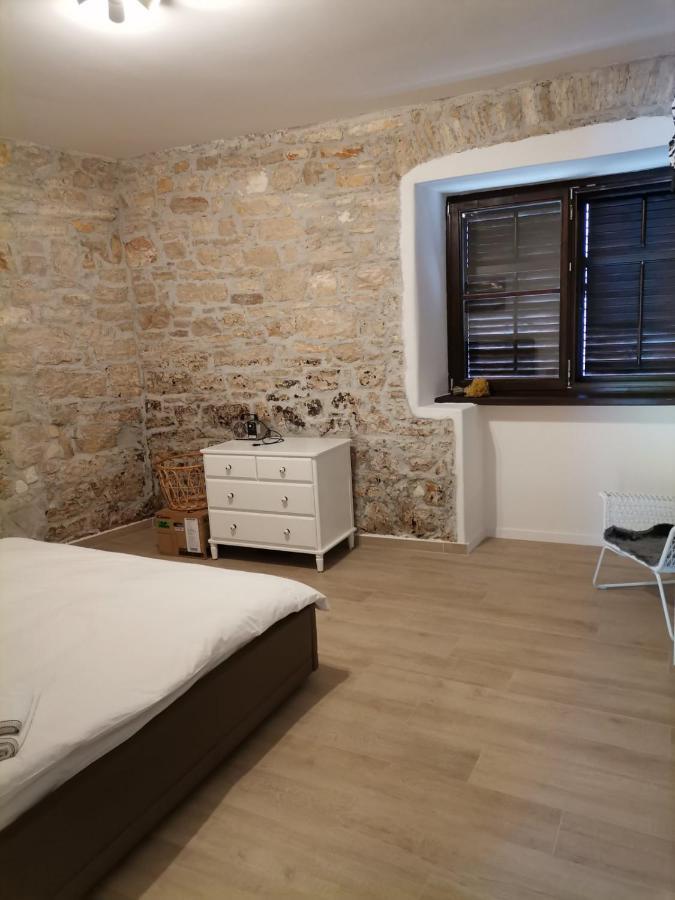 Apartvilla Castropola Экстерьер фото